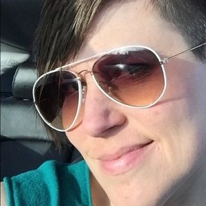 Meet your Posher, Madame Painterly